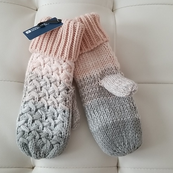 Mountain Warehouse Hat & Mittens - Picture 2 of 4